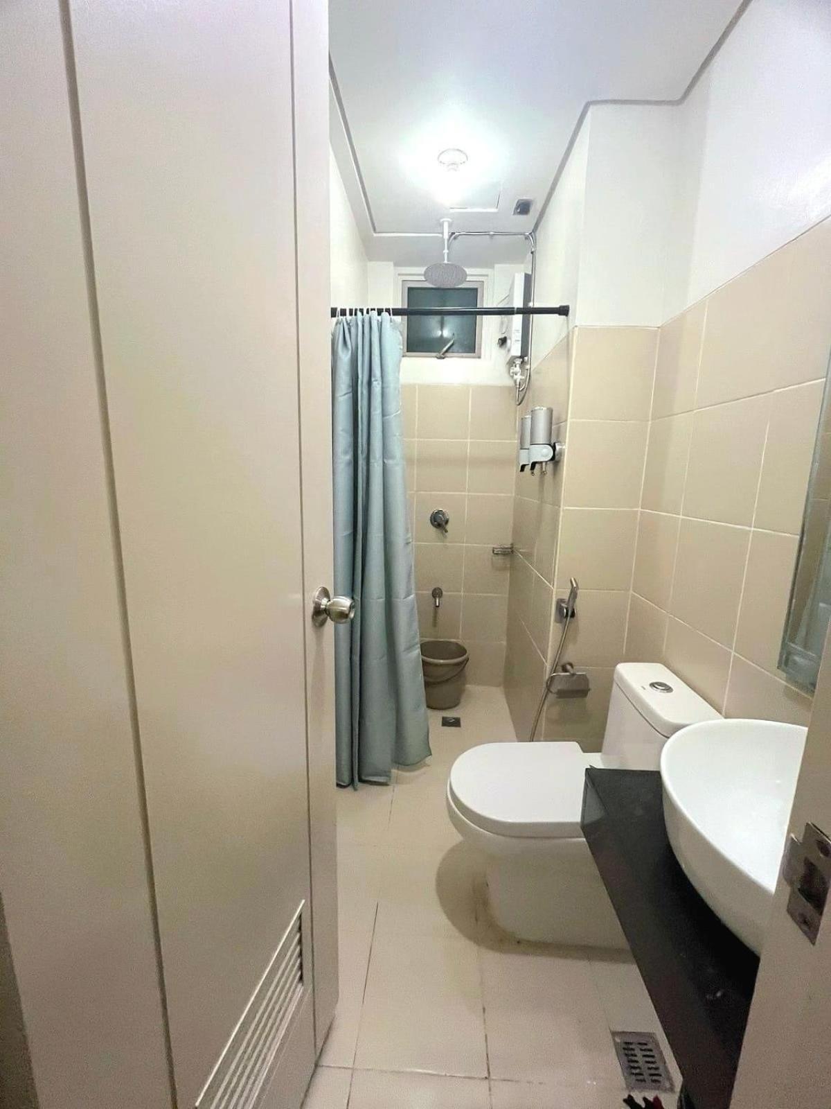 Pioneer Woodlands Bed and Breakfast Mandaluyong Exteriör bild