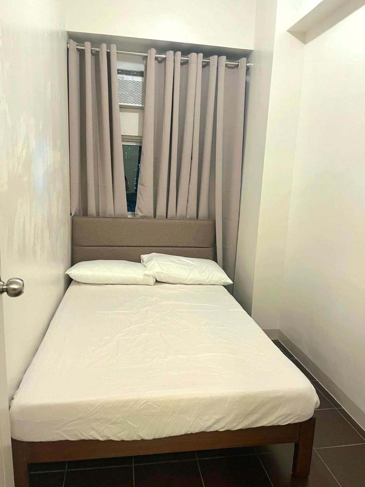 Pioneer Woodlands Bed and Breakfast Mandaluyong Exteriör bild